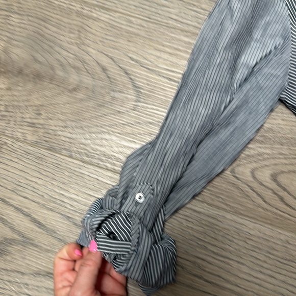 Express Button Down Top - Picture 4 of 8